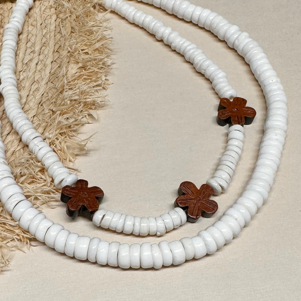 Puka Shell Necklaces - Picture 4 of 6